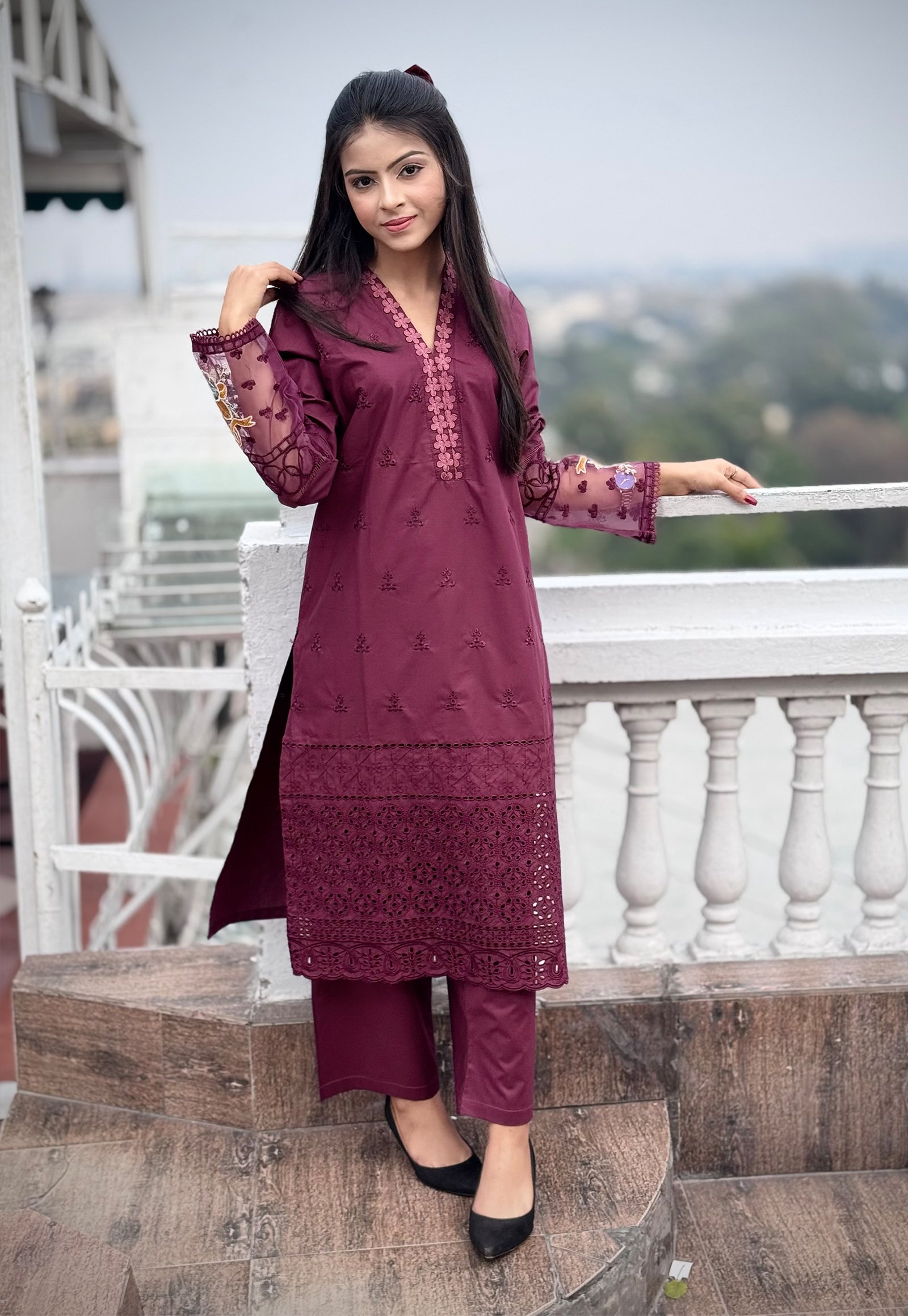 CHIKANKARI RED