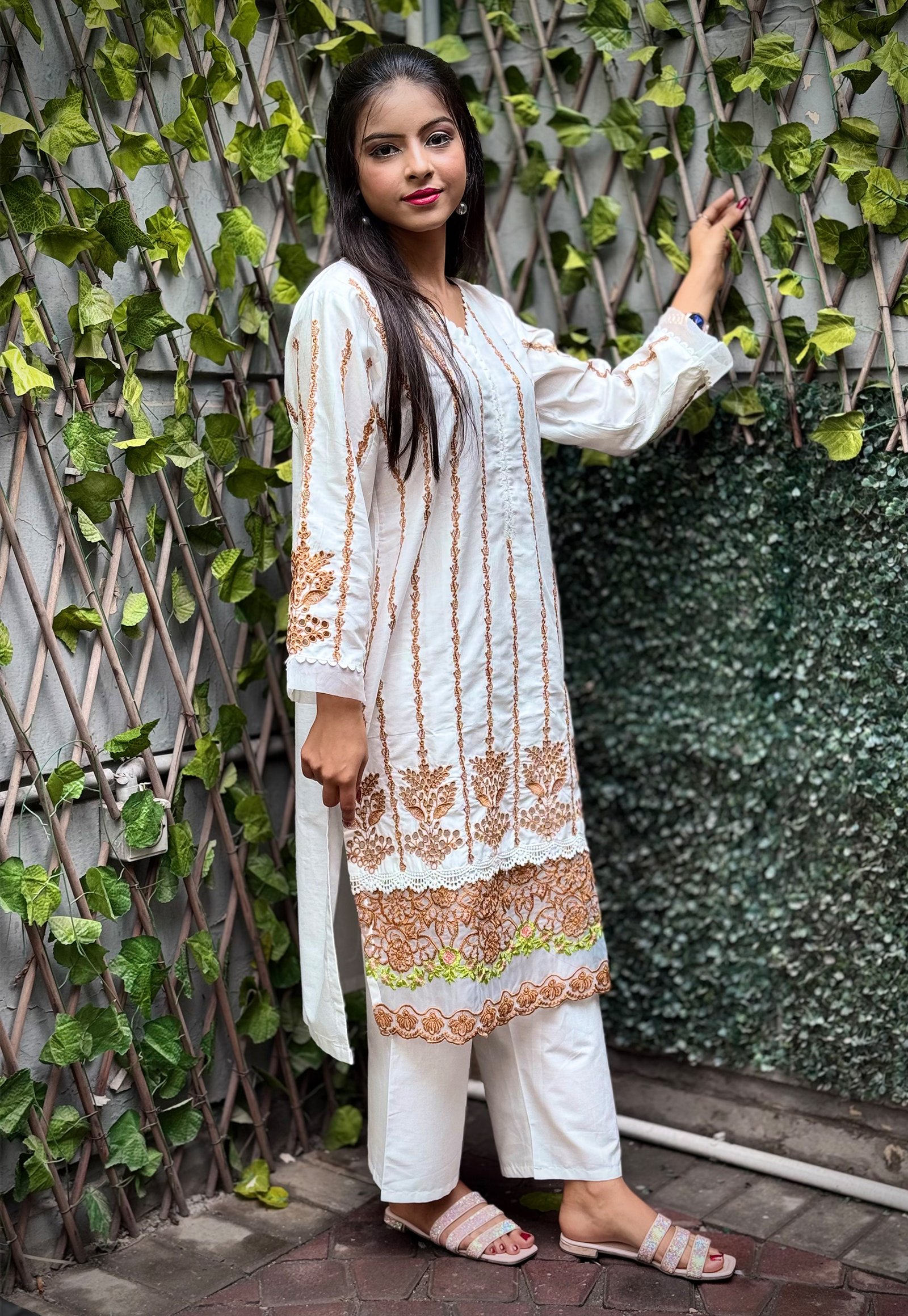 LONG LACE SUIT WHITE